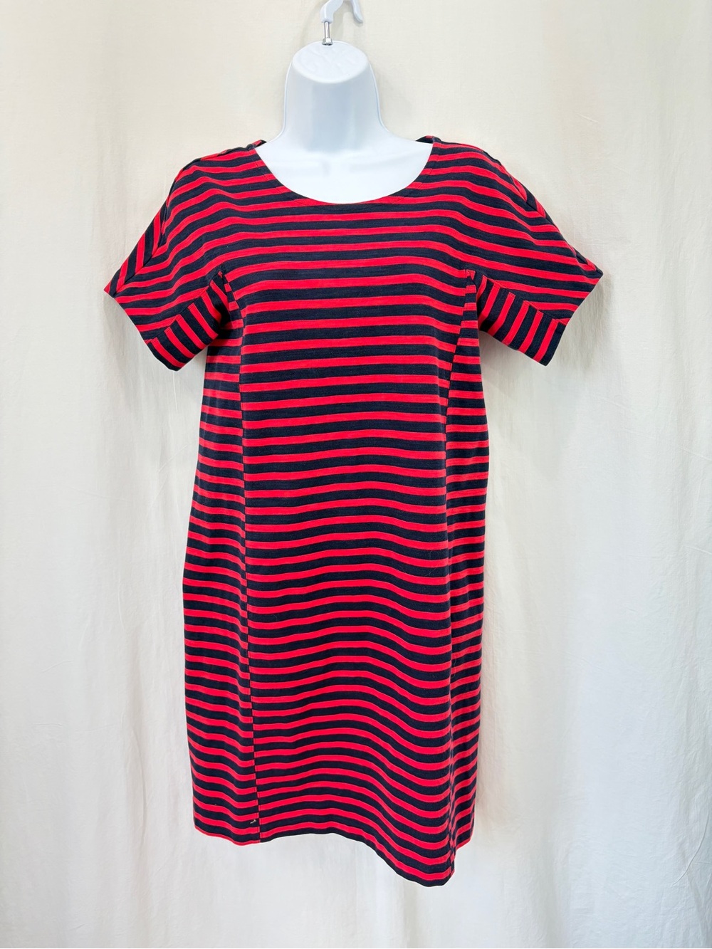 J. Crew Red Blue Stripes
Cotton Dress size Small Stretch fabric
Back Zip Gameday